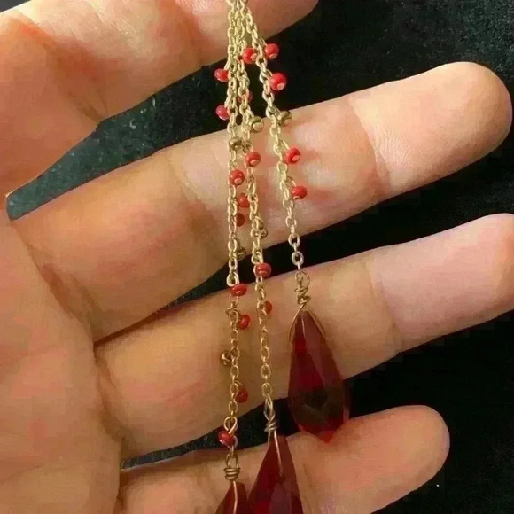 Red crystal pendant, adjustable length from 17” to 19 1/2” - Picture 4 of 5